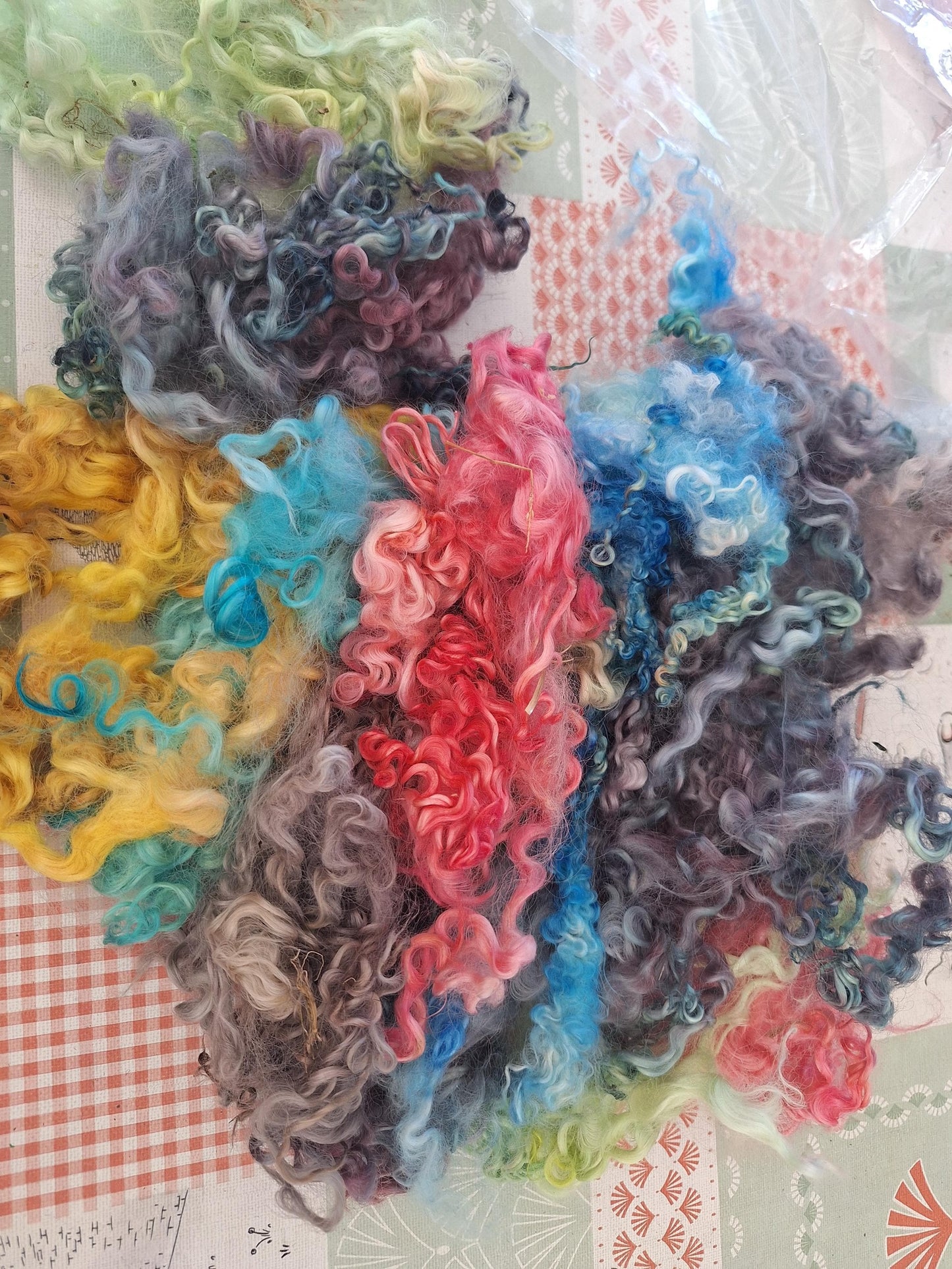 Mixed bag of dyed wensleydale locks 100grams